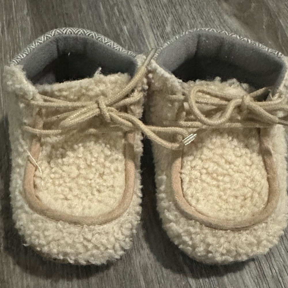 Old Navy Sherpa Shoes
